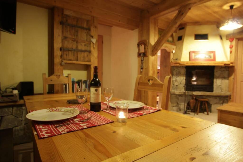 Appartement Cozy Dans Chalet 6 Pers Voiture 4 Roues Motrice A Dispo La Clusaz Esterno foto